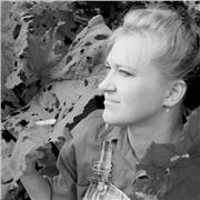 Licenciado en Bellas Artes, da clases de dibujo y pintura en Guipuzcoa